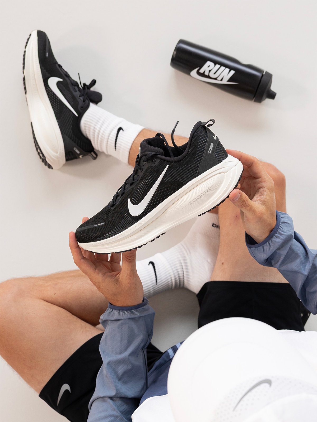 Nike Vomero 18 Black / Summit White-Coconut Milk