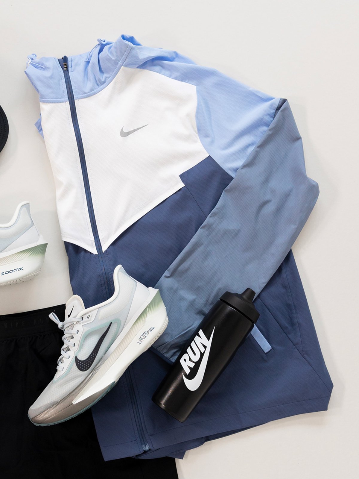 Nike Impossibly Light Windrunner Running Jacket White / Diffused Blue
