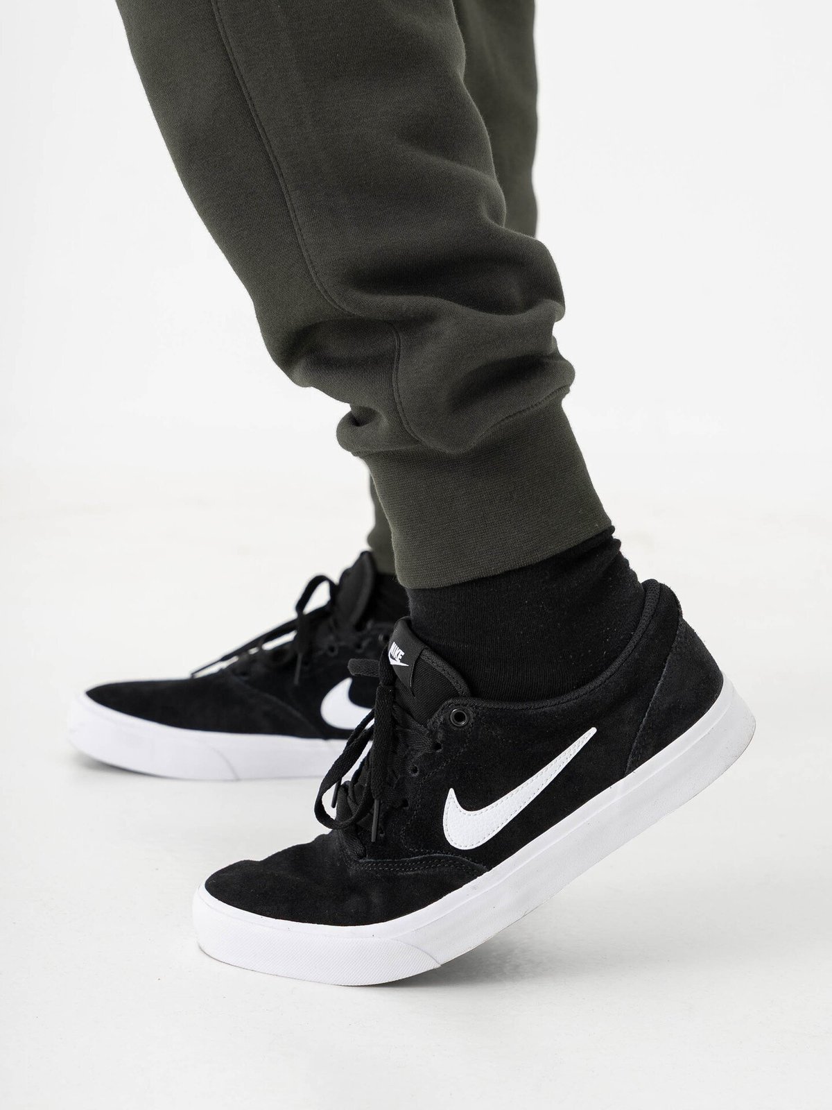Nike Charge Suede Black / White