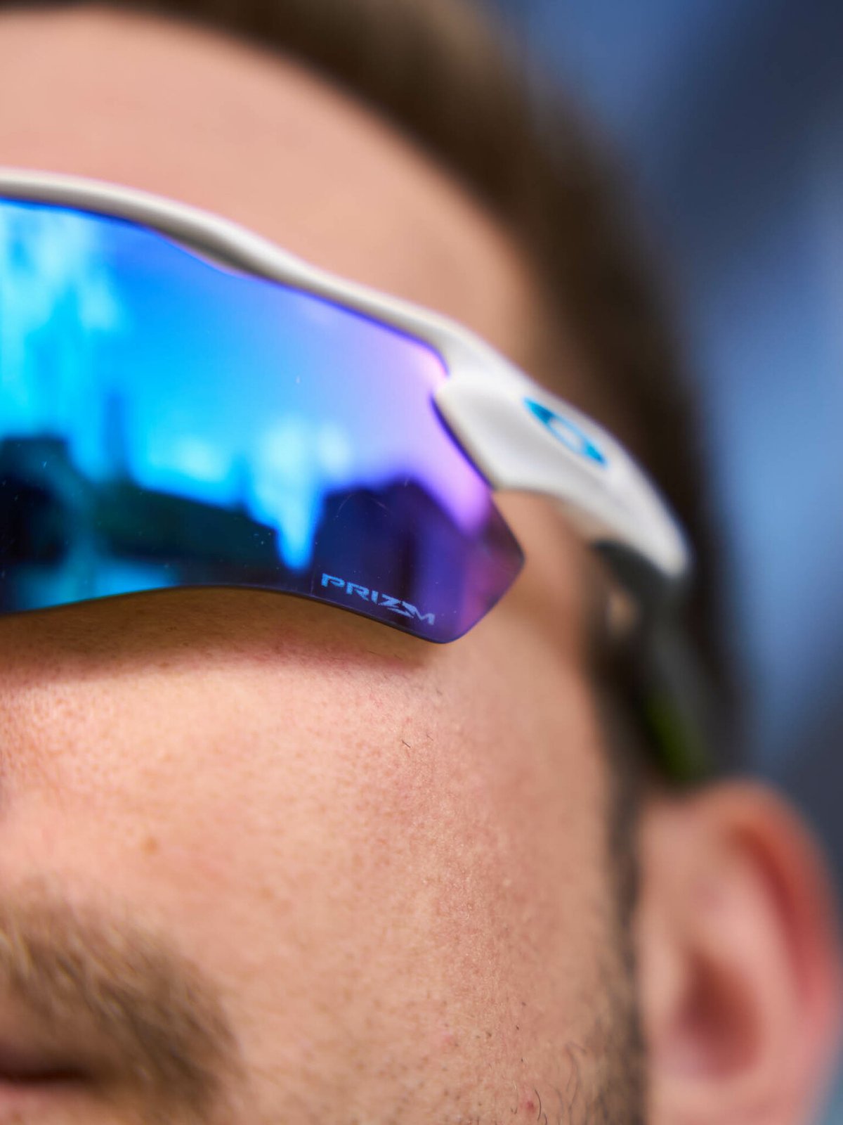 Oakley Radar Ev Path Polished White / Brilleglassfarge: Prizm Sapphire / Lysgjennomslipp: 12%