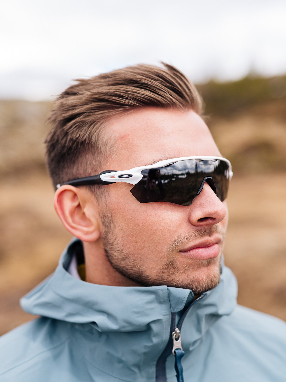 Oakley Radar EV Path Polarized Polished White / Brilleglassfarge: Prizm Black Polarized / Lysgjennomslipp: 11%