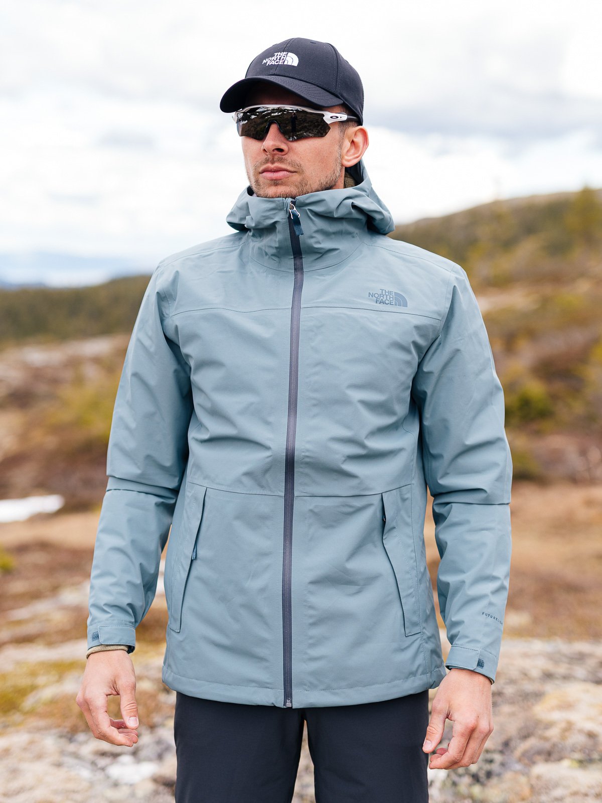 Oakley Radar EV Path Polarized Polished White / Brilleglassfarge: Prizm Black Polarized / Lysgjennomslipp: 11%