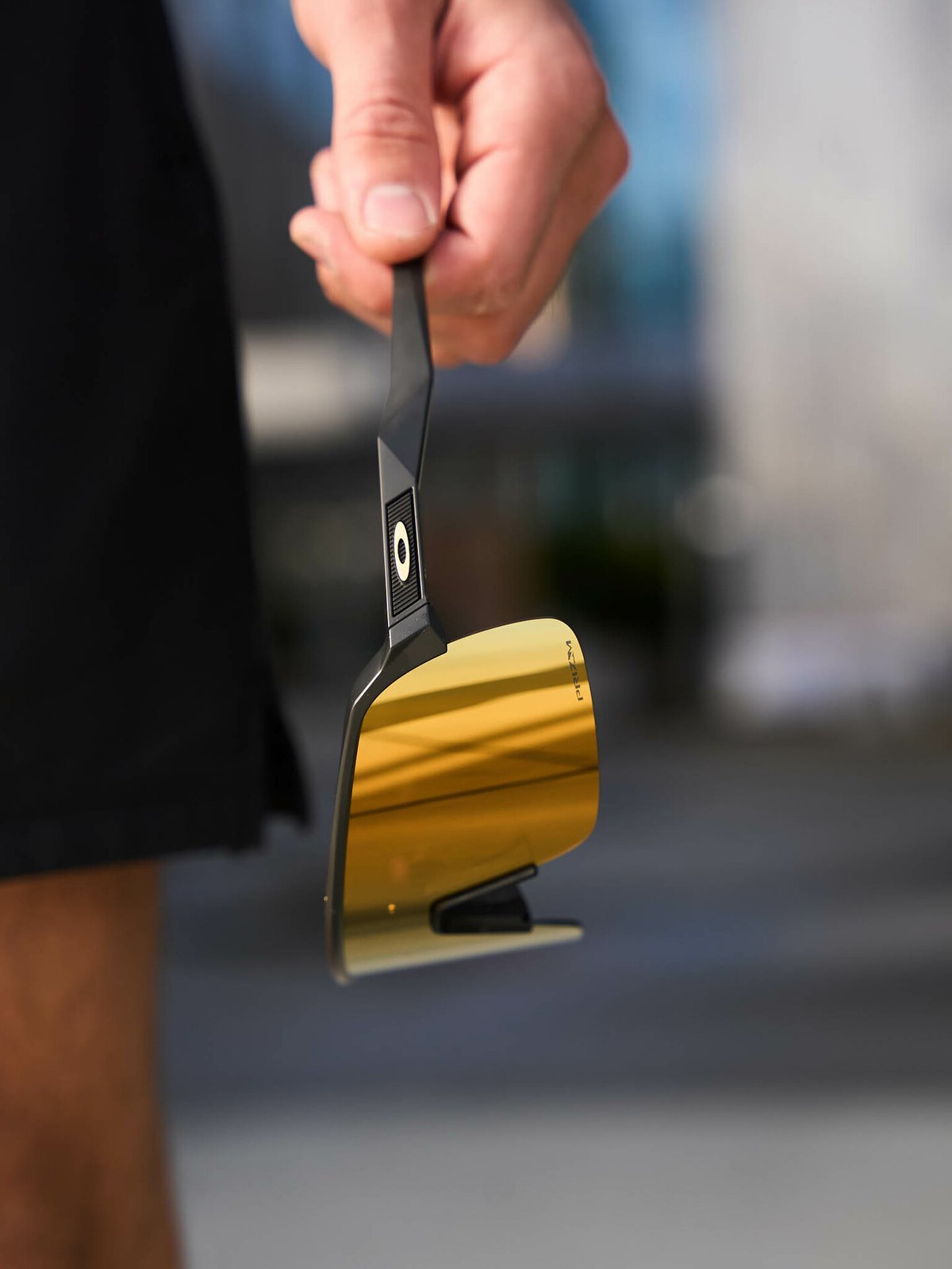 Oakley Sutro Lite Matte Carbon / Brilleglass: Prizm 24K / Lysgjennomslipp: 11%