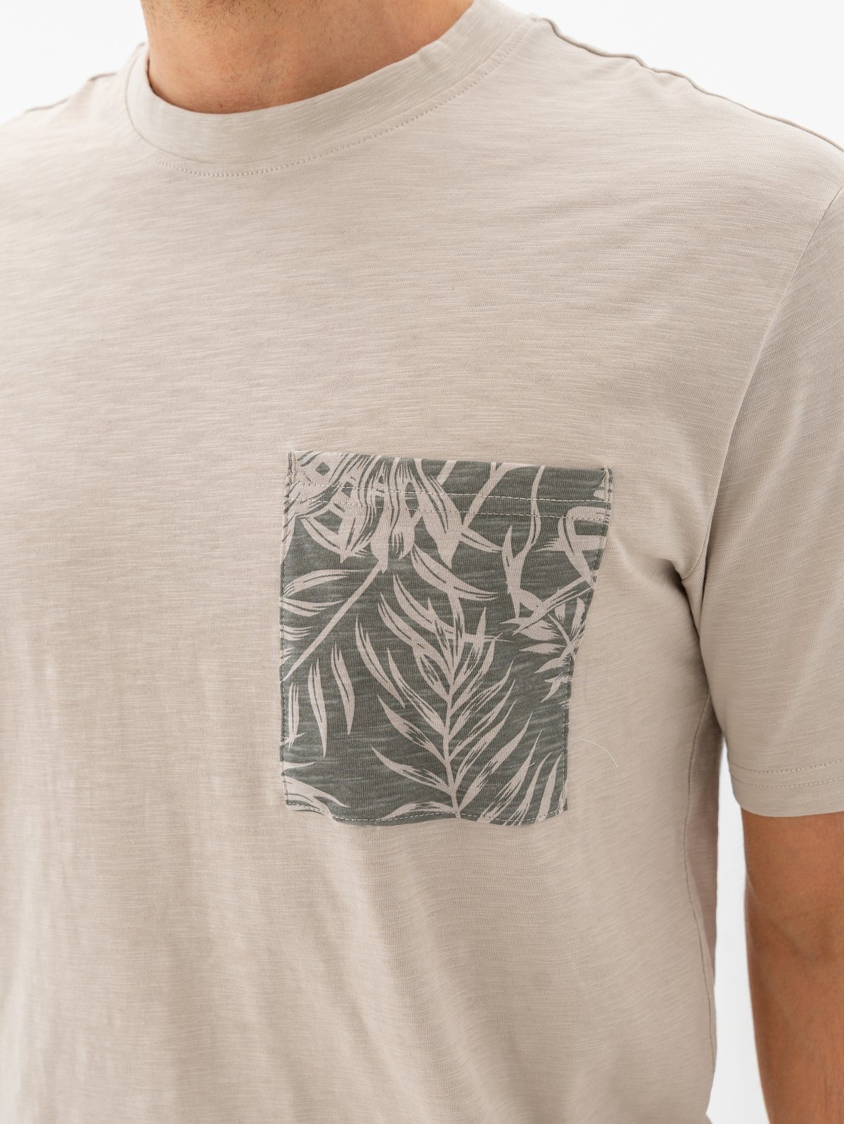 Only & Sons Perry Life Reg Leaf Short Sleeve Pocket Tee Silver Lining / Castor Gray Pocket