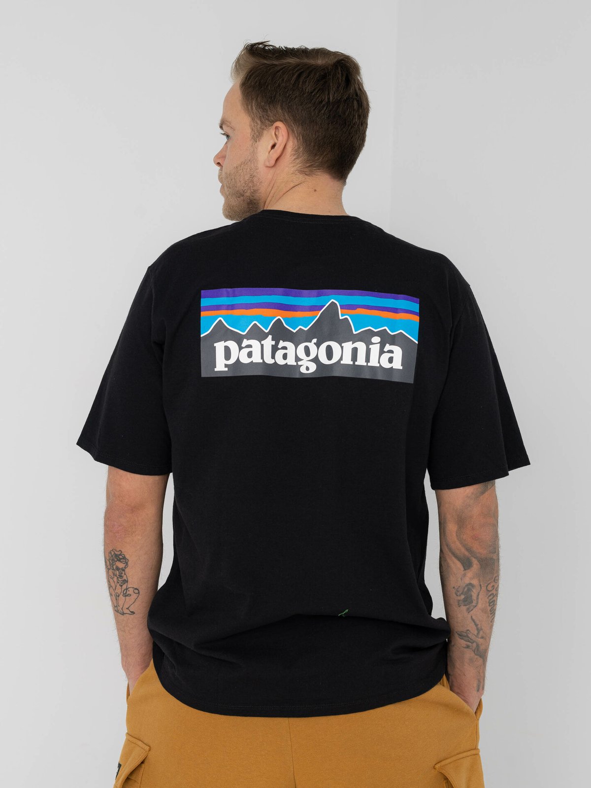 Patagonia M P-6 Logo Responsibili-Tee Black
