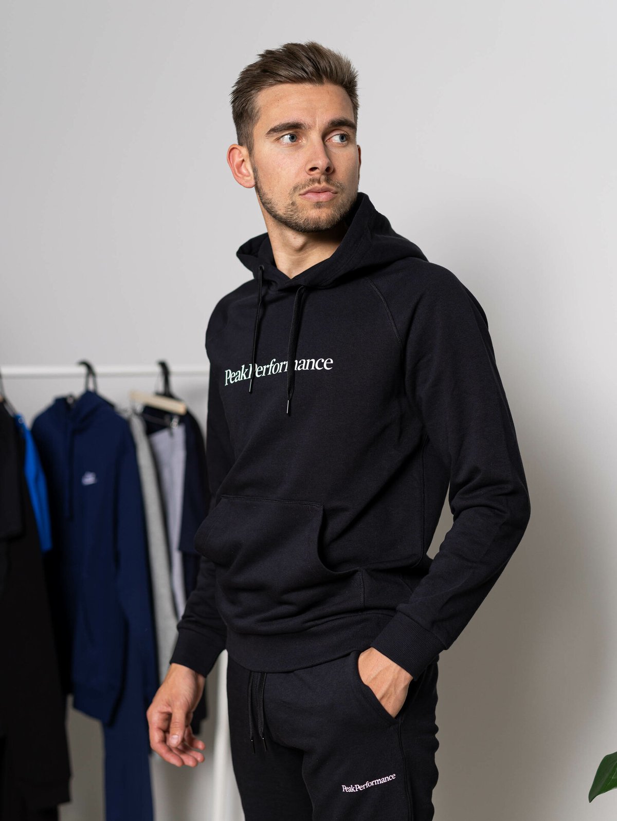 Peak Performance Ground Hood Black