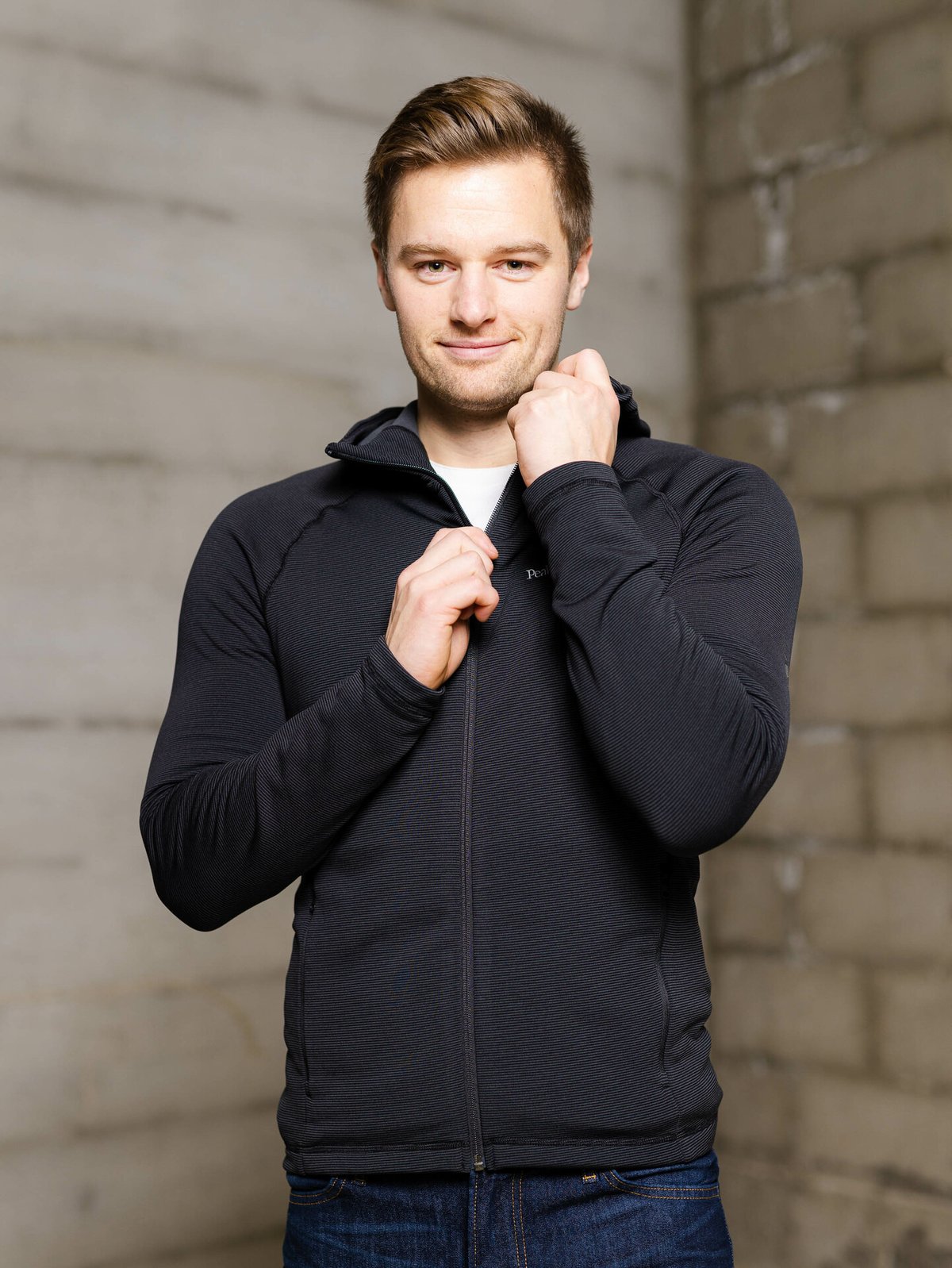 Peak Performance Midlayer Zip Hood Black