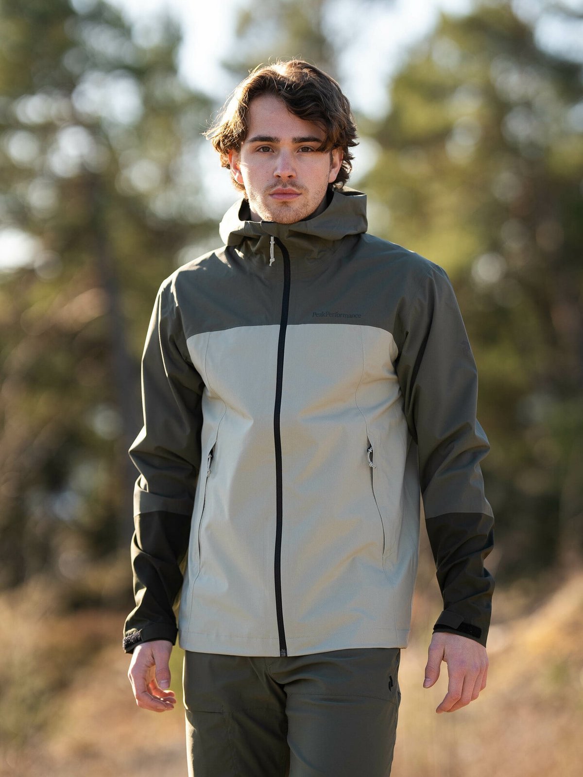 Peak Performance Trail Hipe Shell Jacket Pine Needle (48C) / Limit Green (G25) / Forest Night (4BT)