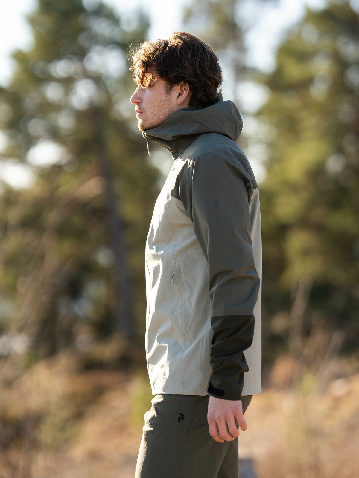 Peak Performance Trail Hipe Shell Jacket Pine Needle (48C) / Limit Green (G25) / Forest Night (4BT)