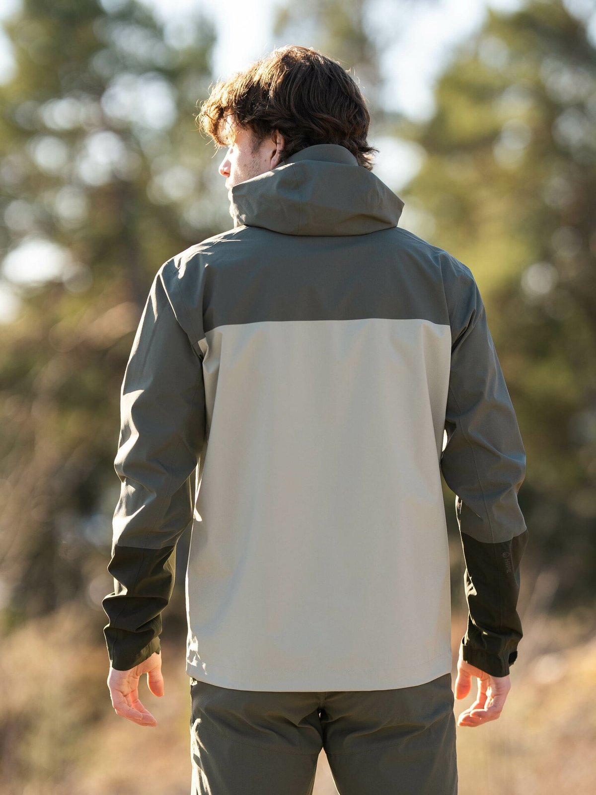 Peak Performance Trail Hipe Shell Jacket Pine Needle (48C) / Limit Green (G25) / Forest Night (4BT)