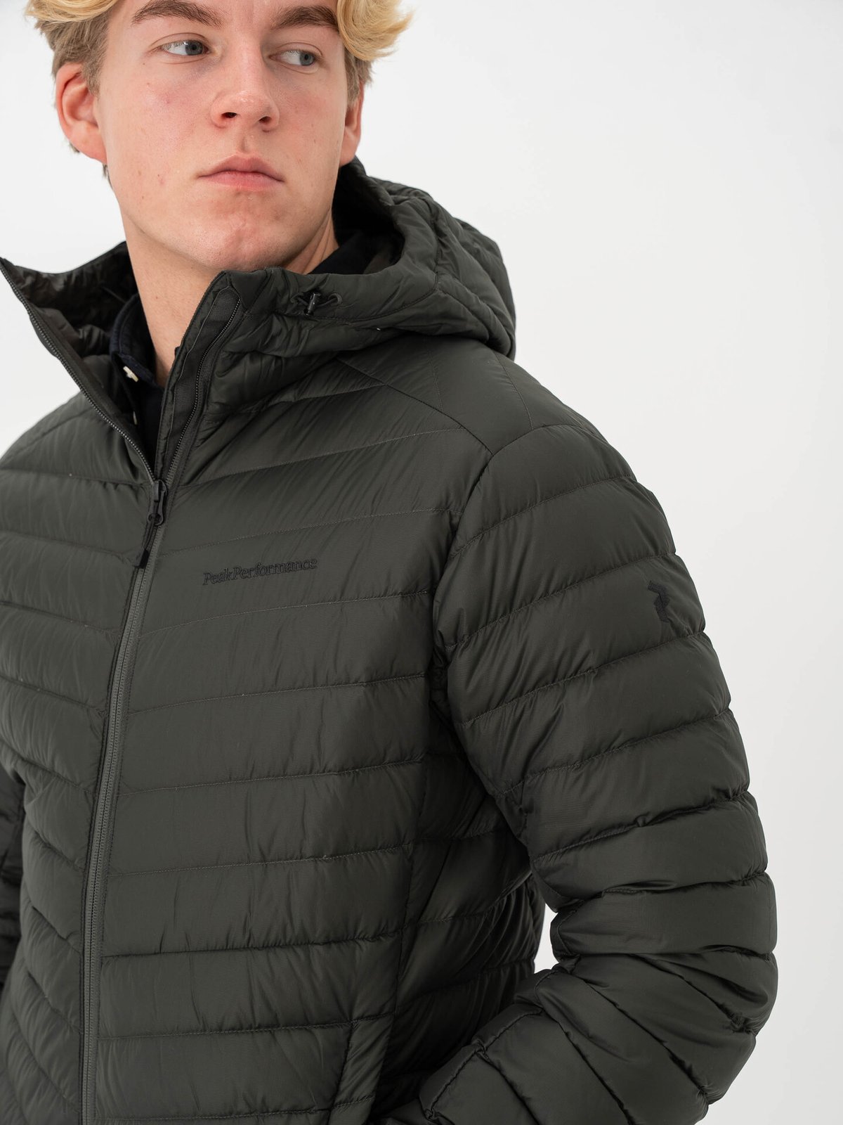 Peak Performance Frost Down Hood Jacket Olive extreme (4cc)