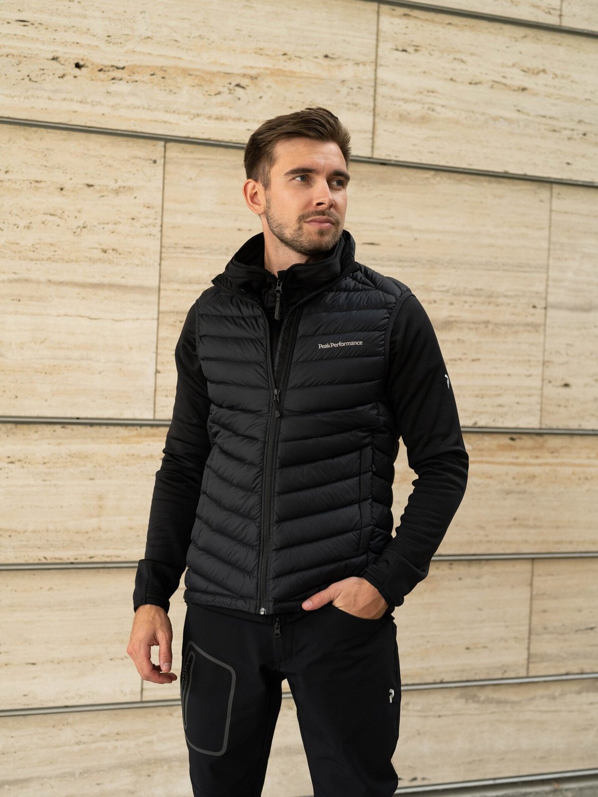 Peak Performance Frost Down Vest Black
