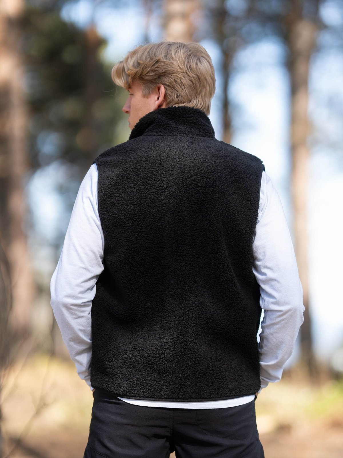 Peak Performance Ground Pile Vest Black