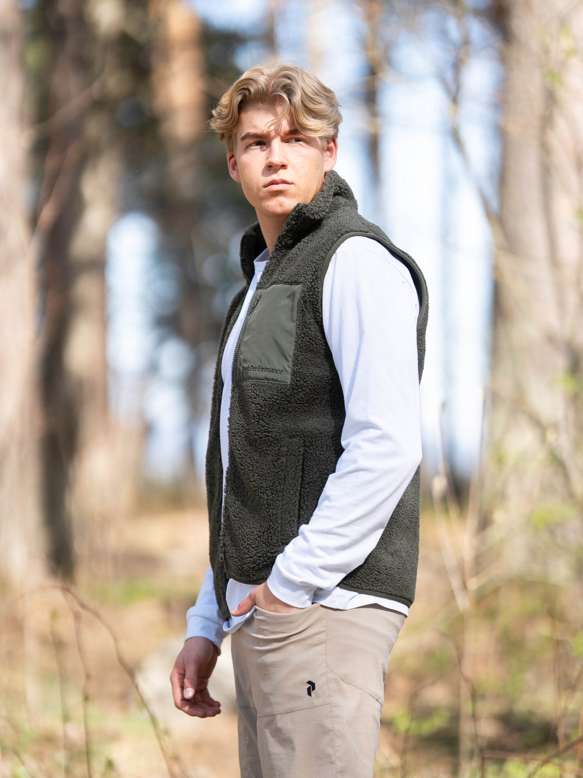 Peak Performance Ground Pile Vest Pine needle