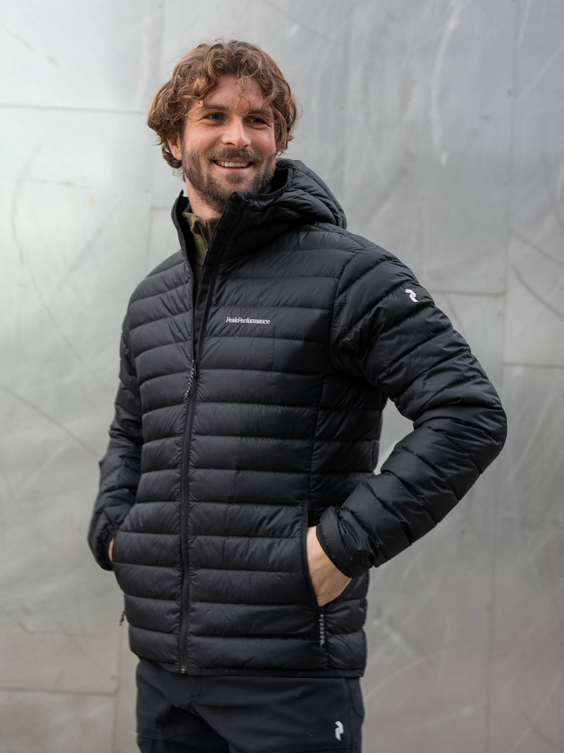 Peak Performance Down Liner Hood Jacket Sort