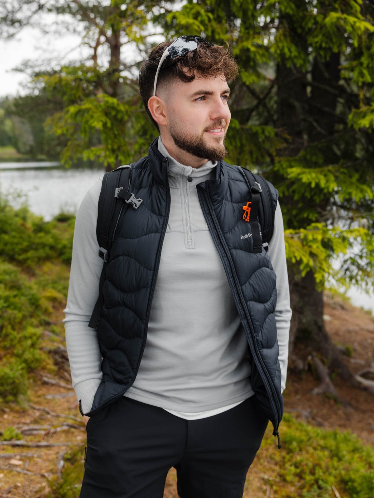 Peak Performance Helium  Down Vest Men BLACK