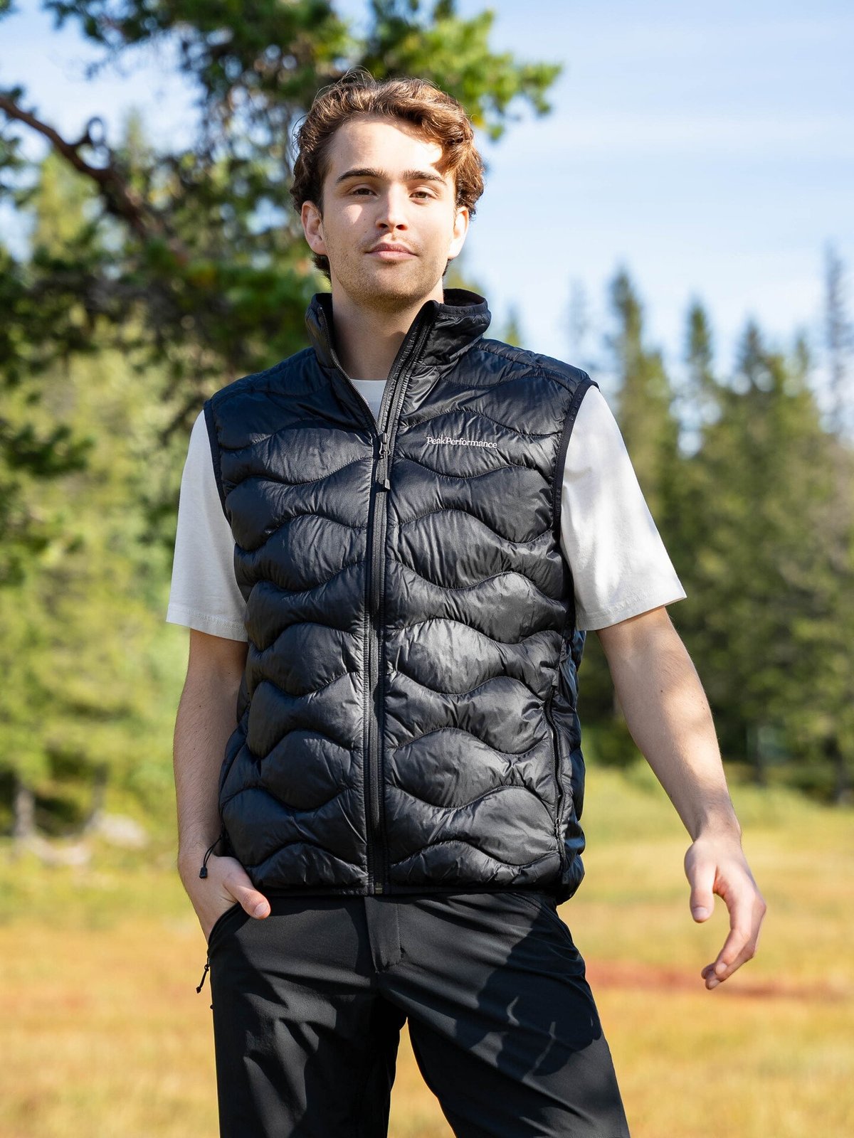 Peak Performance Helium  Down Vest Men BLACK