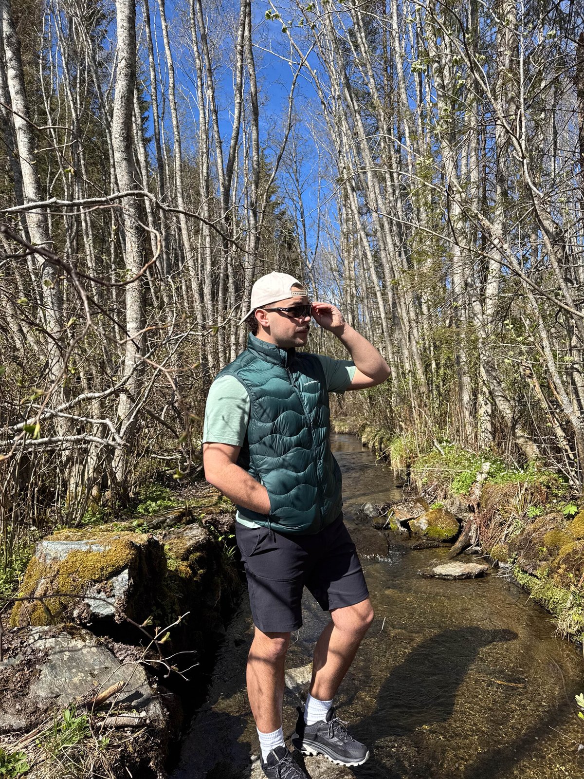 Peak Performance Helium  Down Vest Men Ponderosa Pine / Green Valley
