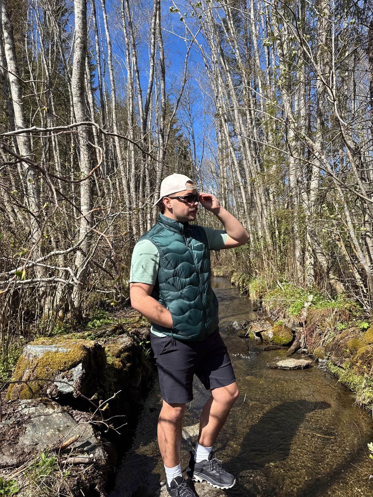 Peak Performance Helium Down Vest Men Ponderosa Pine / Green Valley