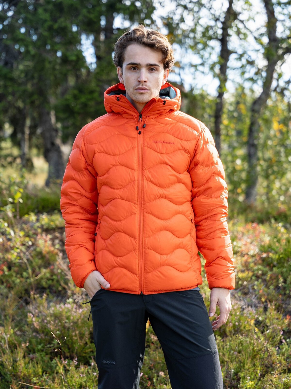 Peak Performance Helium Down Hood Jacket Men Solar Burst