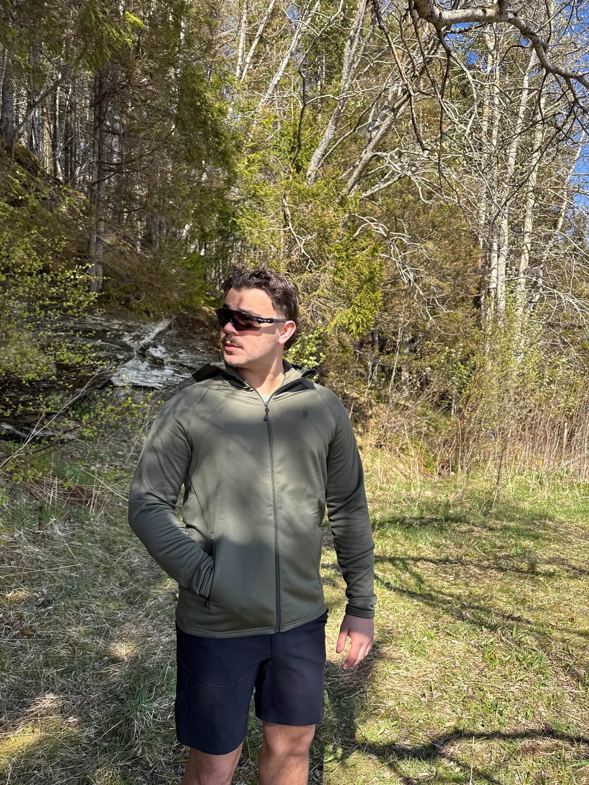 Peak Performance Rider Essentials Zip Hood Pine Needle