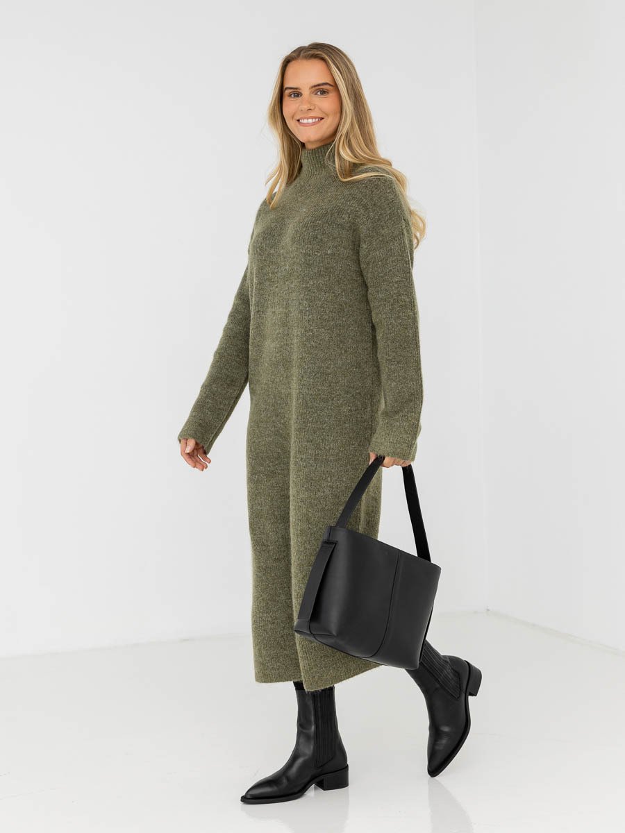 Pavement Shani Black