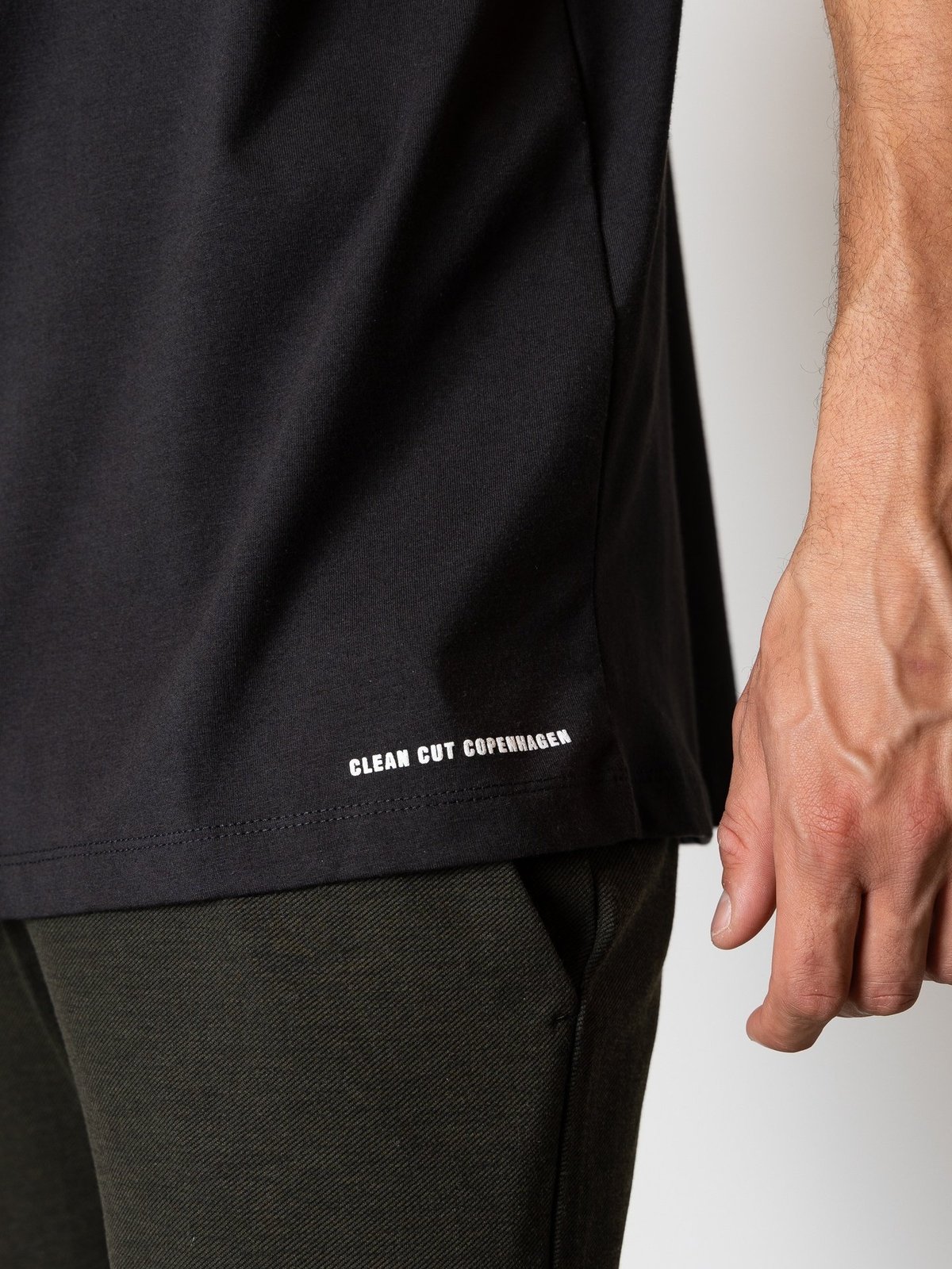 CLEAN CUT COPENHAGEN Patrick Organic Tee Black / White print