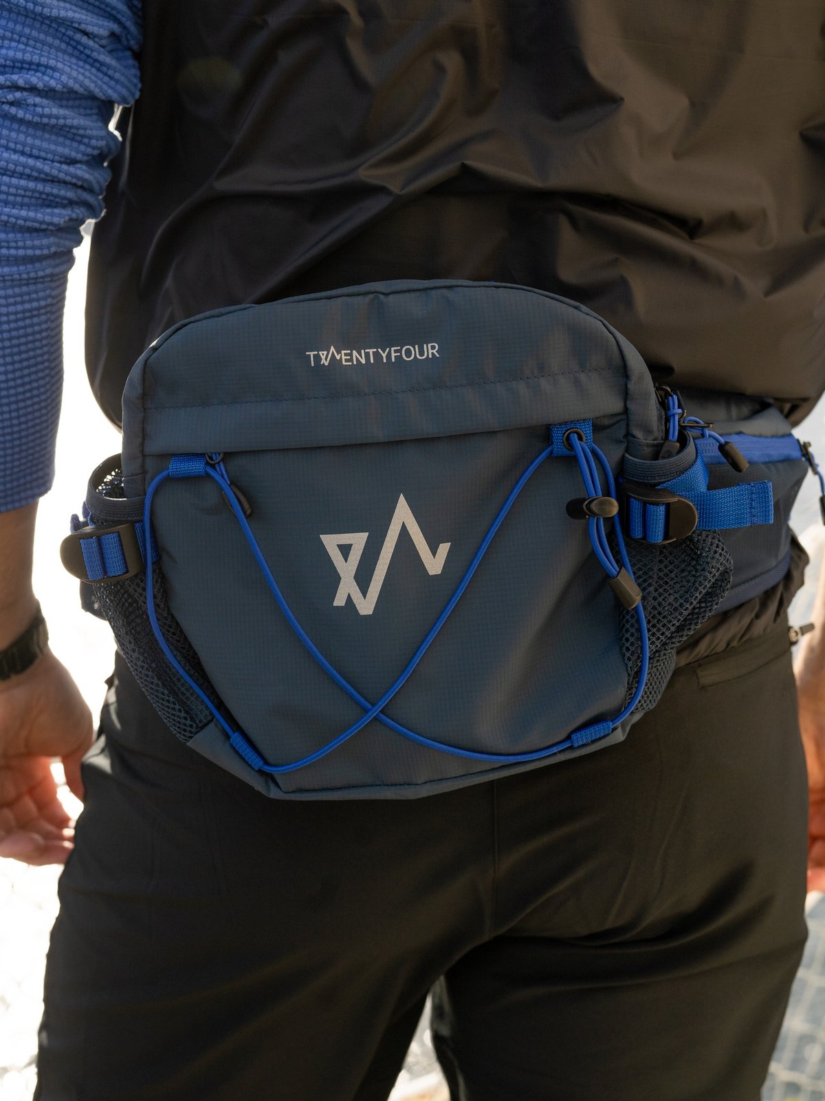 Twentyfour Flåm Midjesekk 4,5L Marineblå