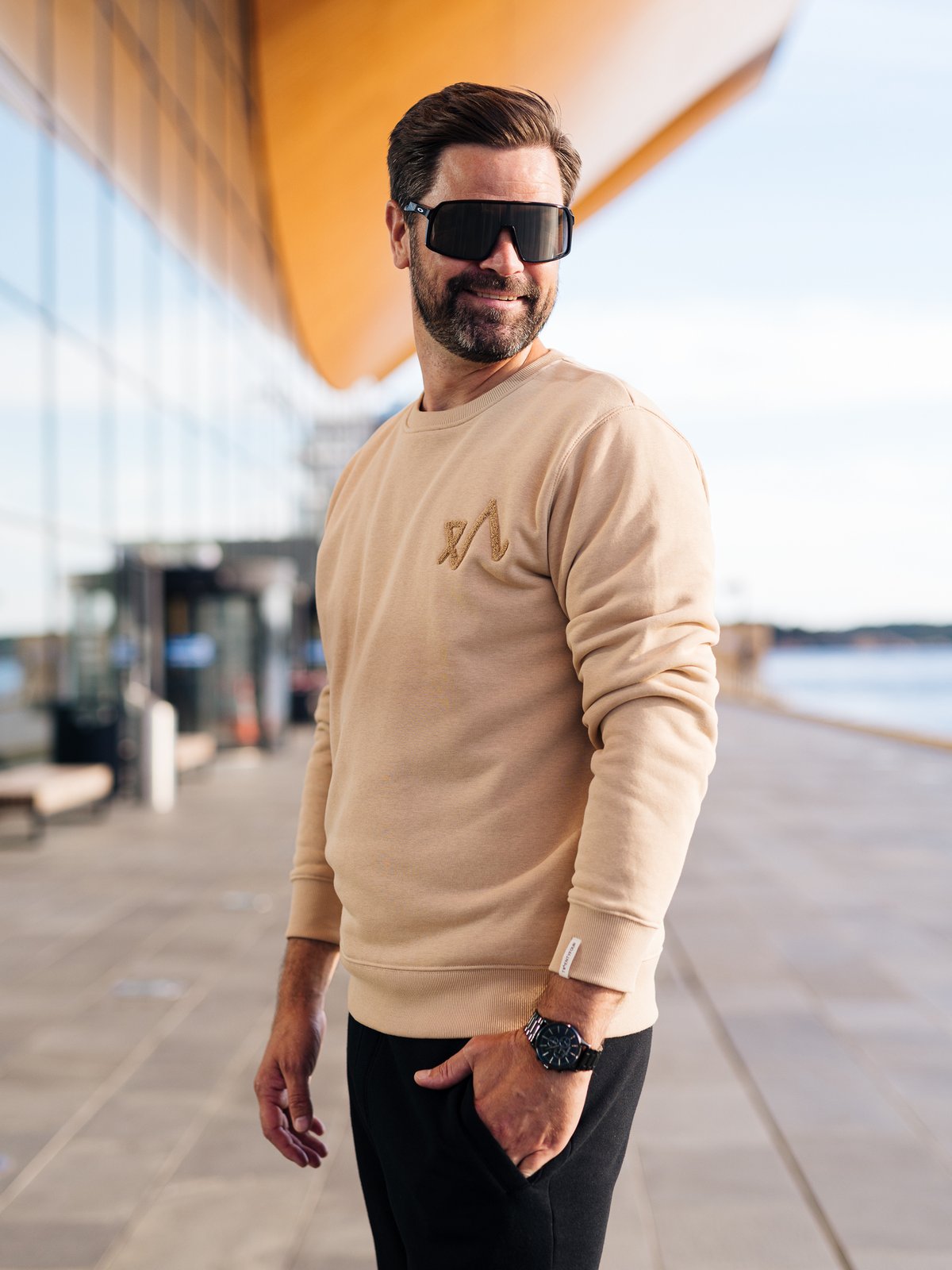 Twentyfour Logo Genser Sand