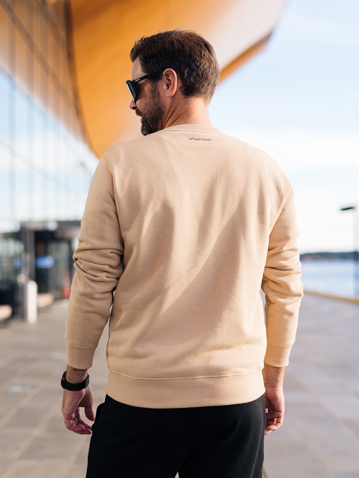 Twentyfour Logo Genser Sand