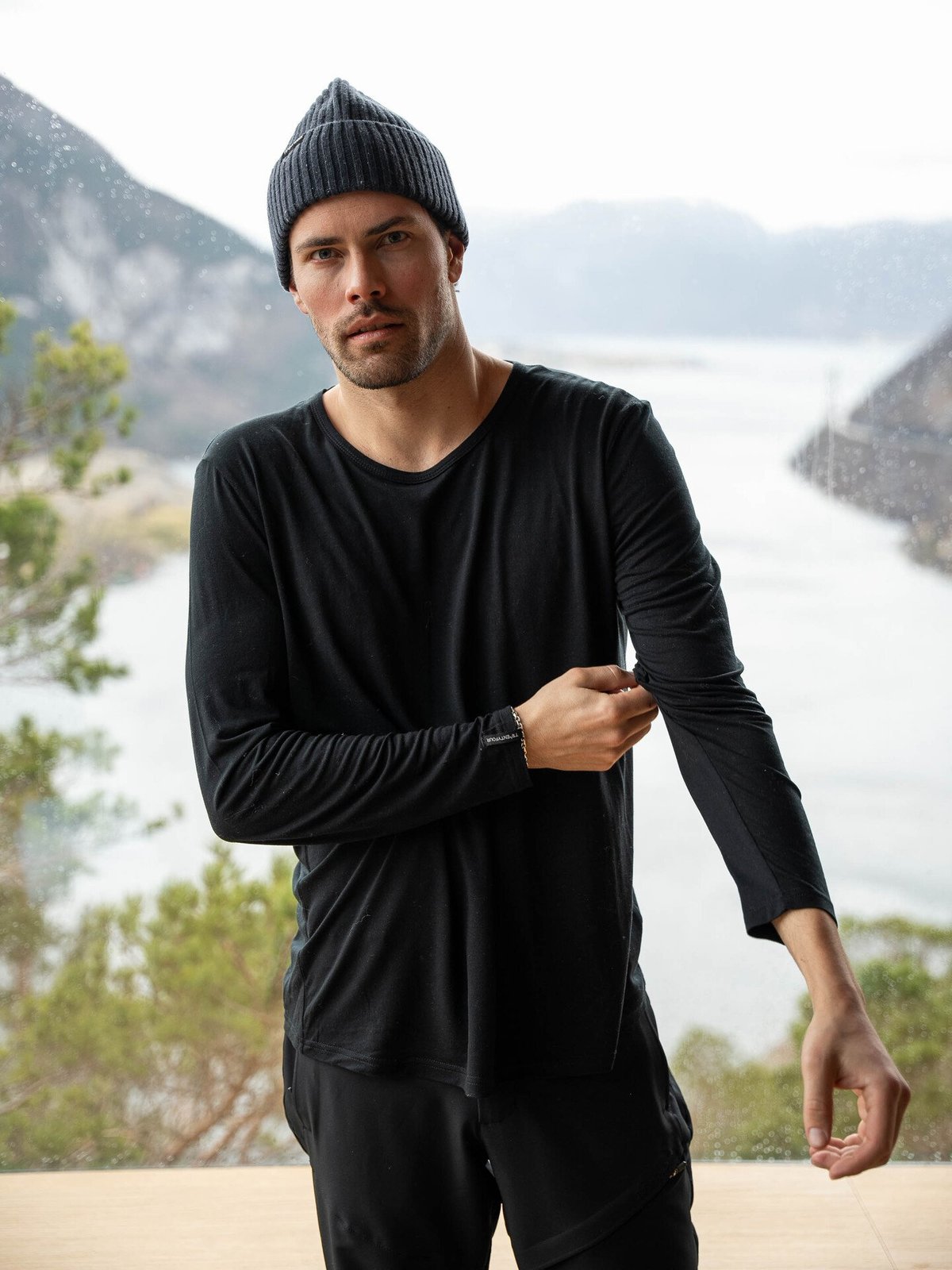 Twentyfour Mode Ullmix Topp Sort