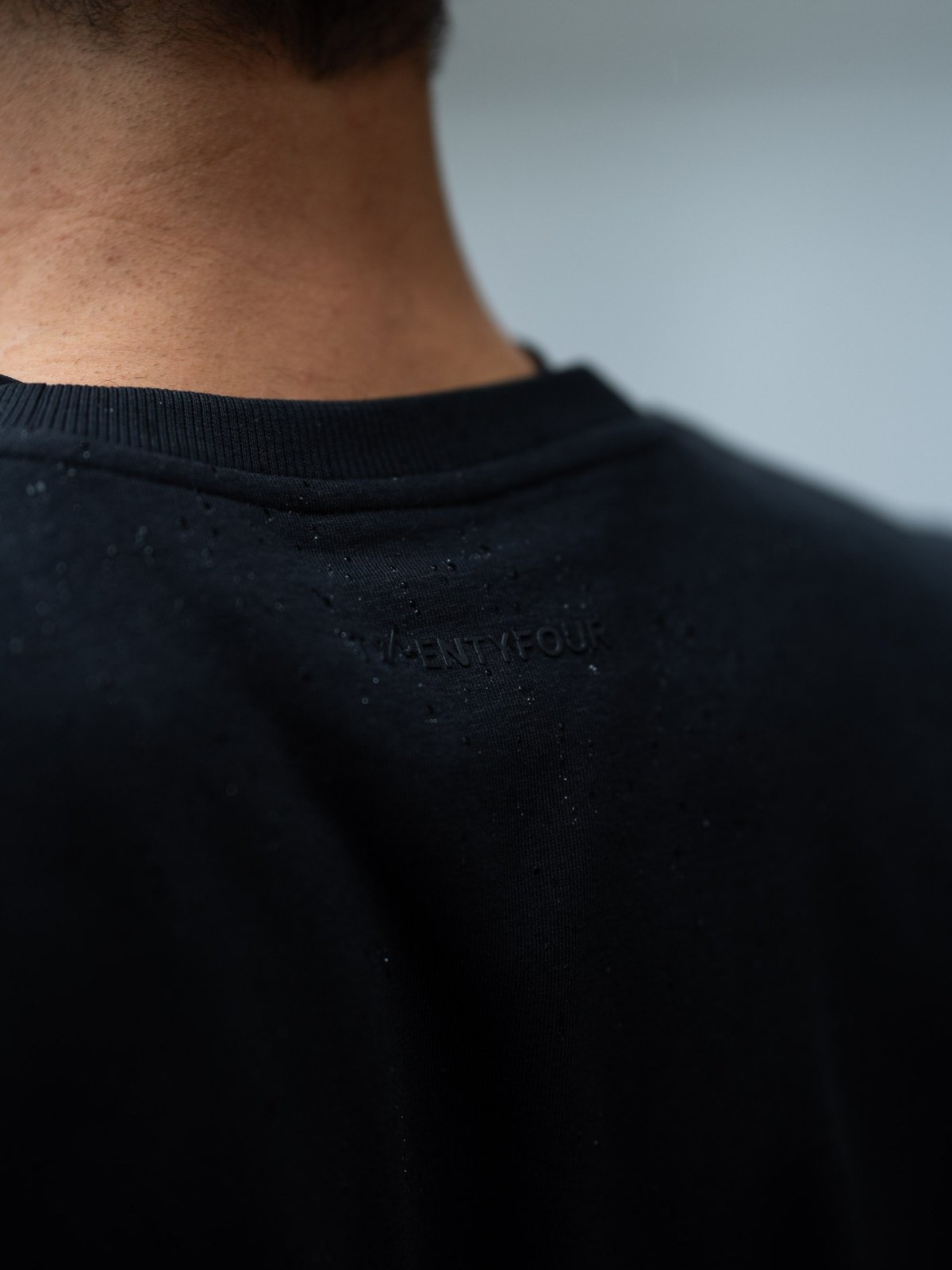 Twentyfour & Sweater Sort