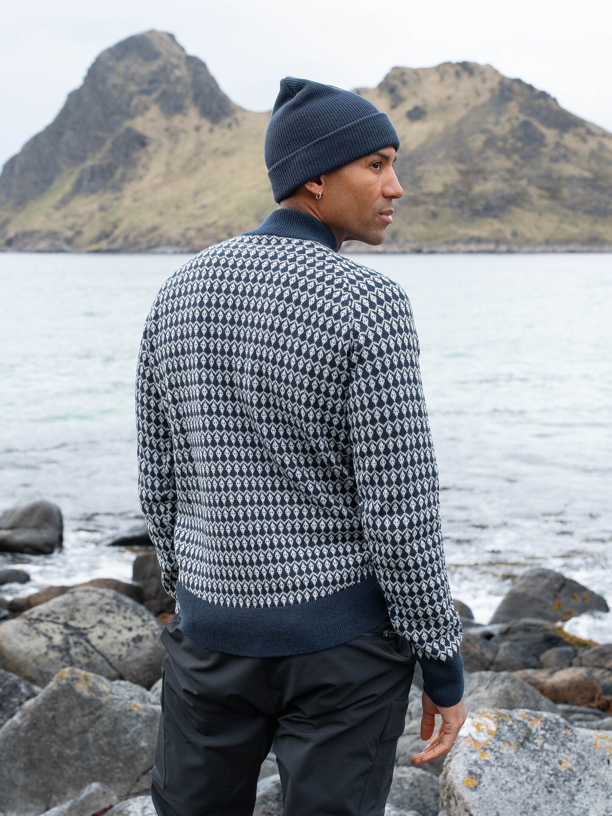 Twentyfour Aurora Ullgenser Marine