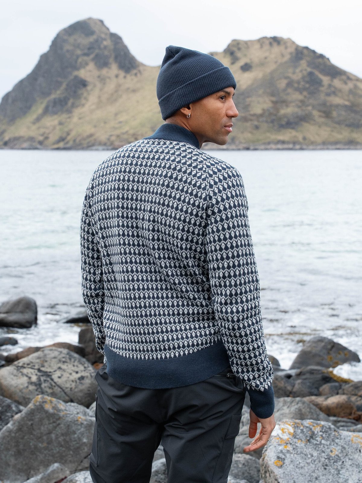 Twentyfour Aurora Ullgenser Marine