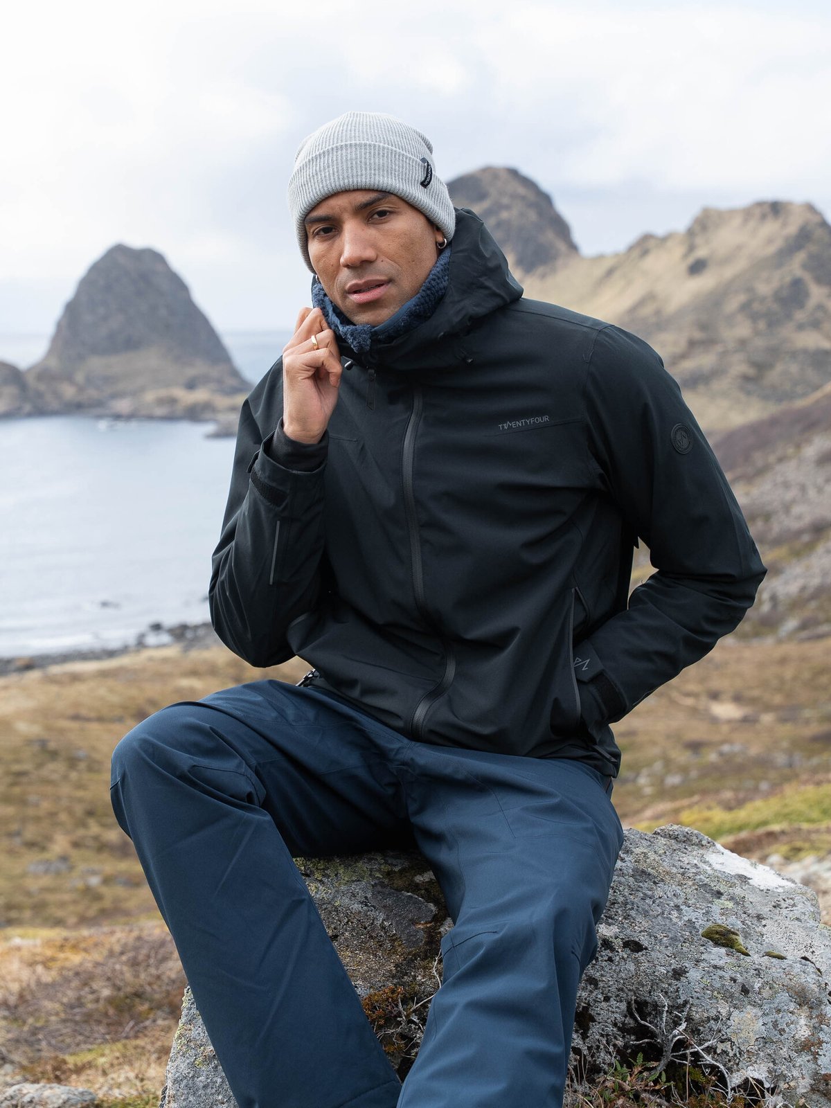 Twentyfour Aurora Varm Lue Lys Grå