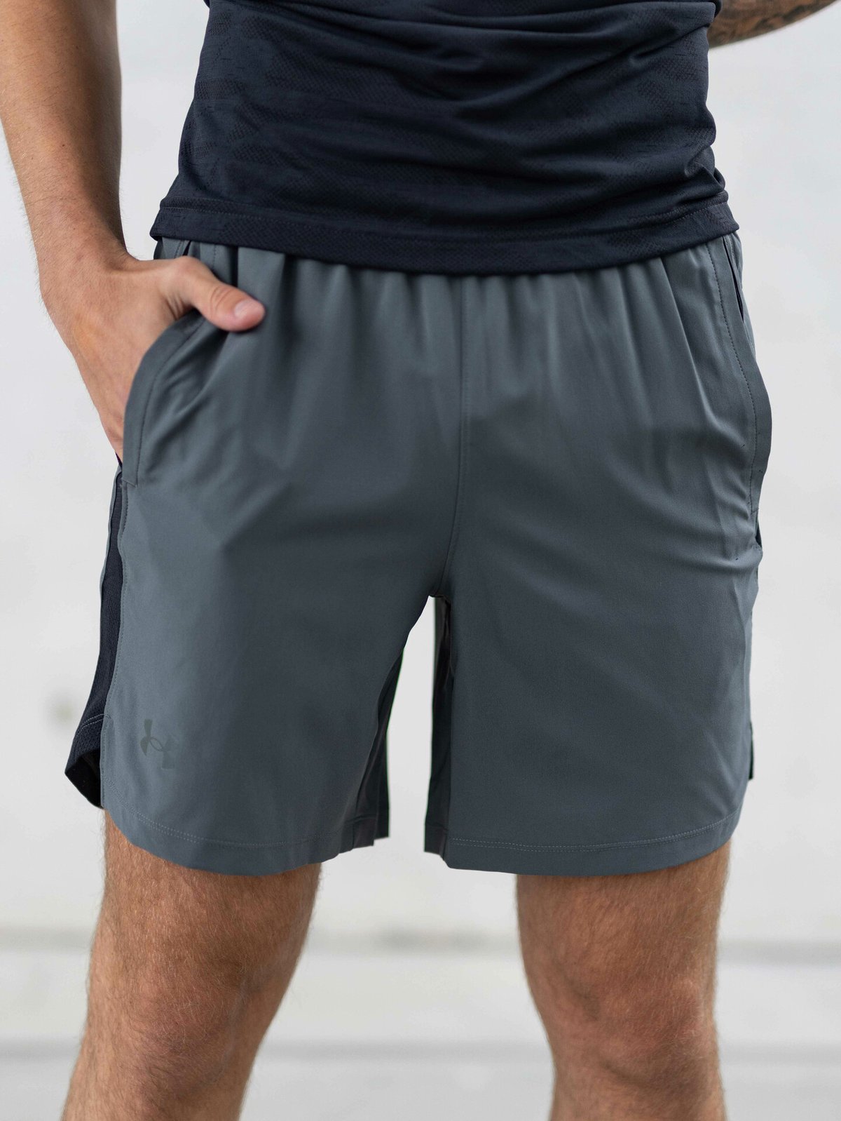 Under Armour Launch 7" Shorts Pitch Gray / Black