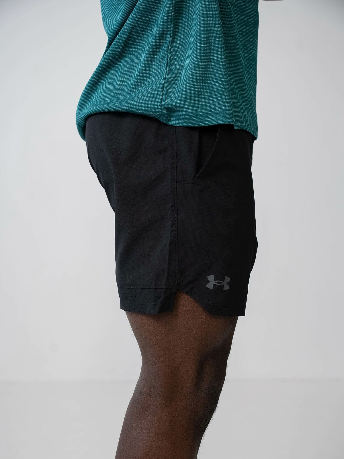 Under Armour Vanish Woven 6in Shorts Black / Pitch Gray