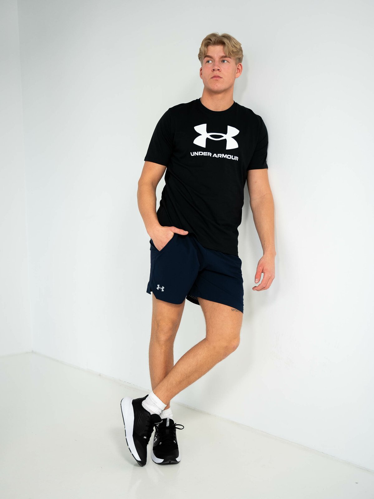 Under Armour Vanish Woven 6in Shorts Midnight Navy / Mood Gray