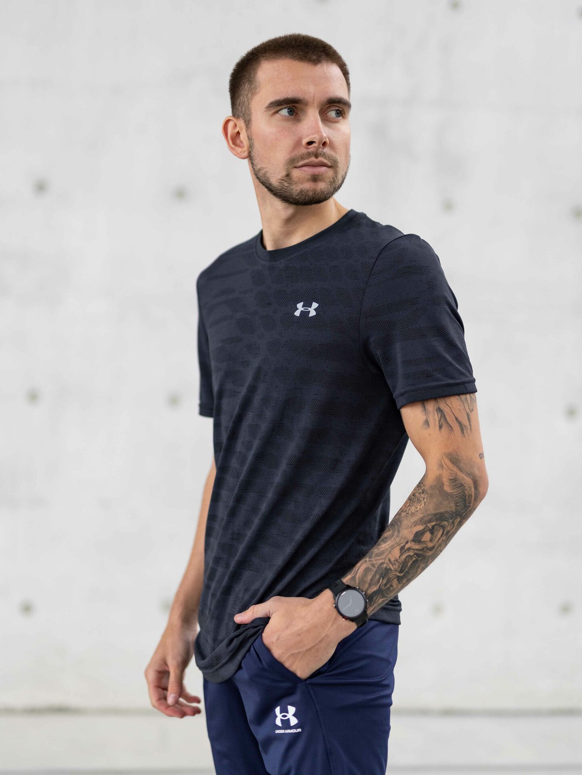 Under Armour Seamless Novelty Short Sleeve Black / Mod Grey