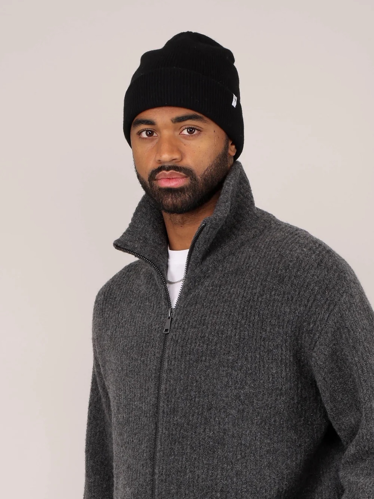 Urban Pioneers Emilio Beanie Sort