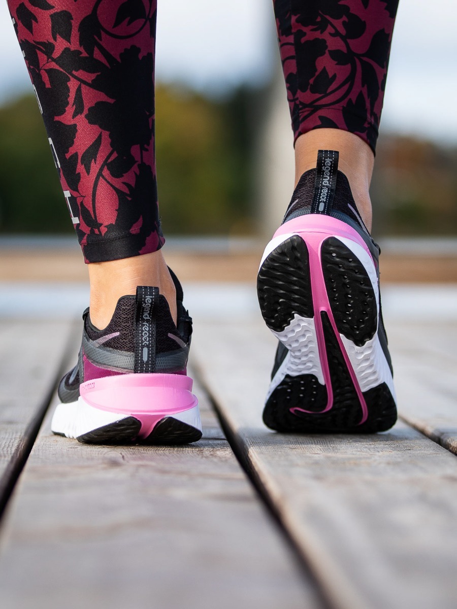 Nike Legend React Black/ Cool Grey-Psychic Pink