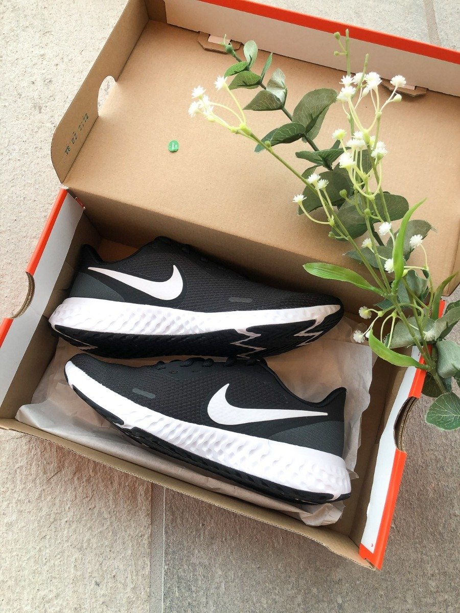 Nike Revolution 5 Black/ White-Anthracite