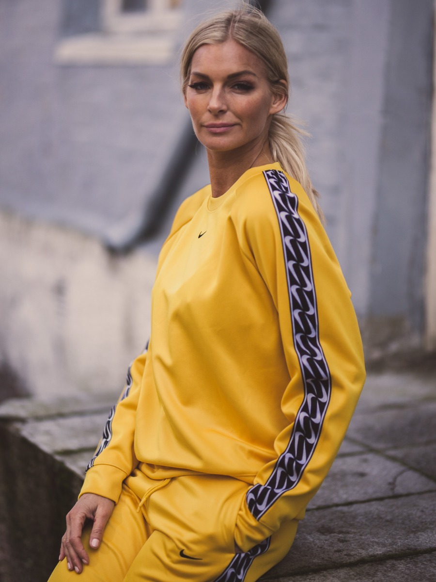 Nike Sportswear Crew Logo Tape Dark Sulfur