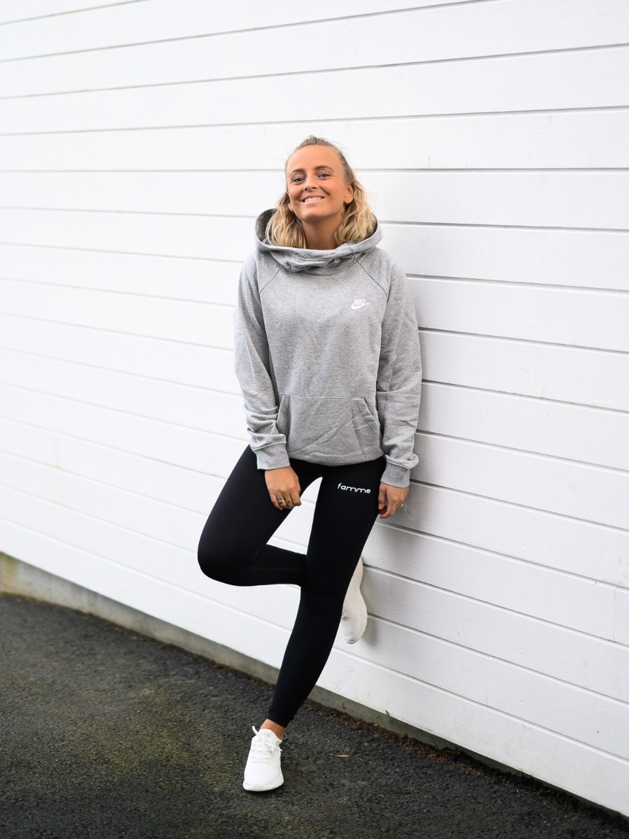 Nike Essential Funnel-Neck Pullover Flc Hoodie DK Grey