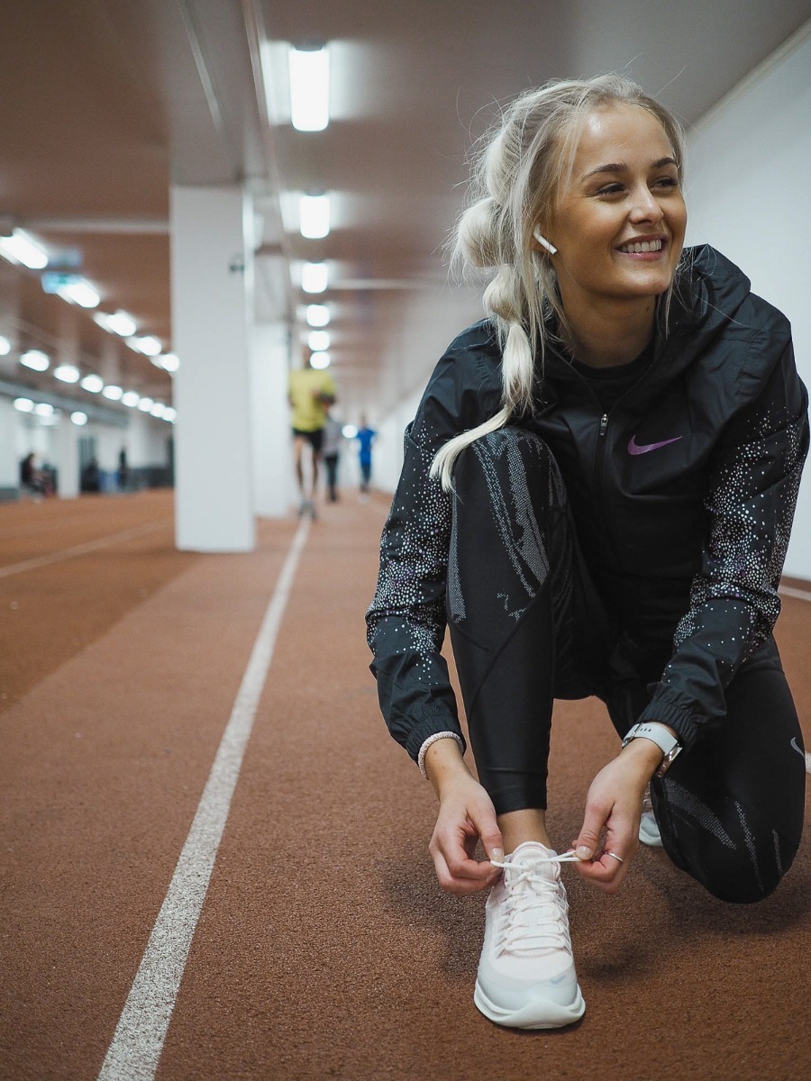 Nike Essential Jacket Hood FL GX Black/ Vivid Purple