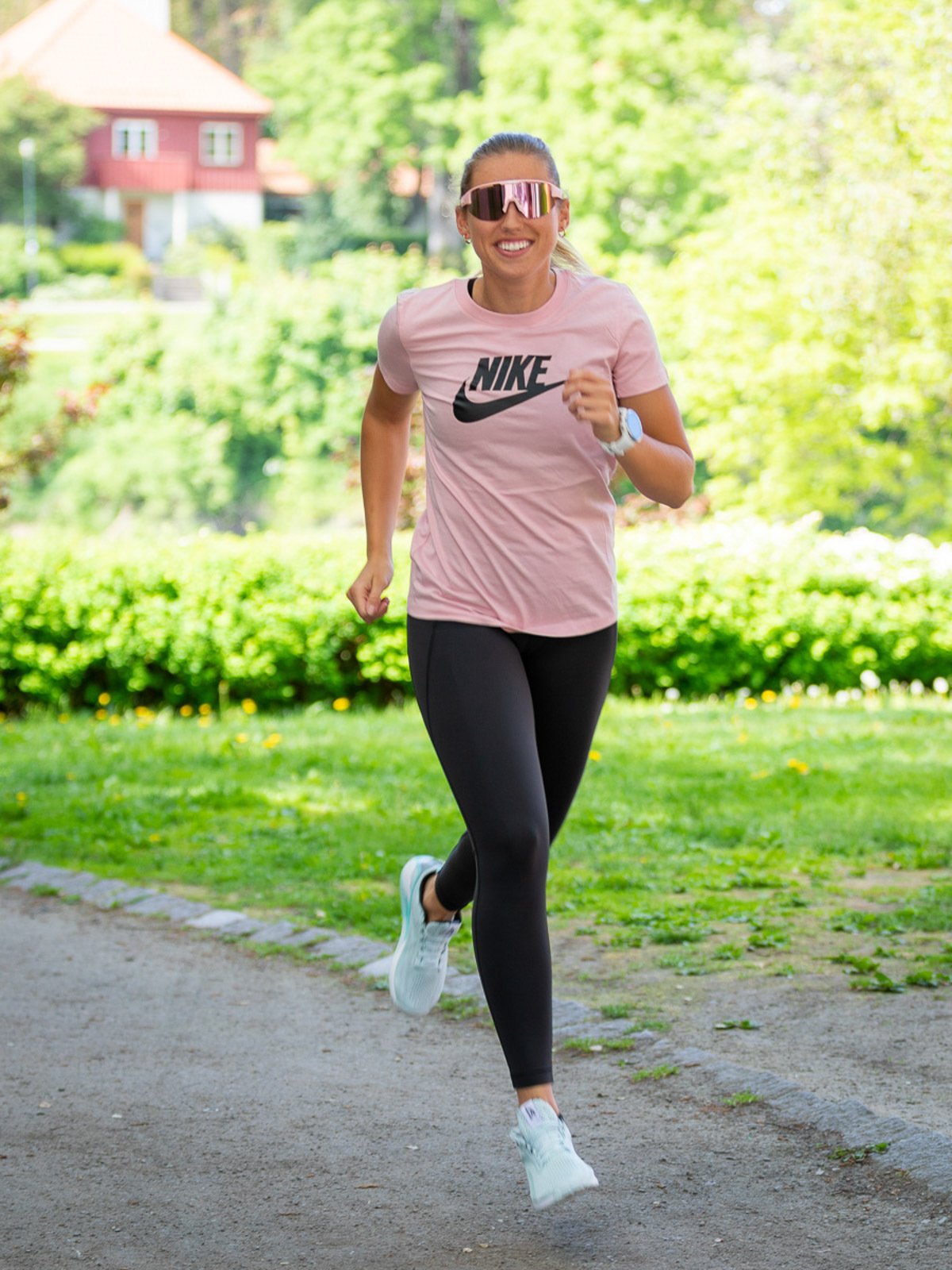 Nike Essential Tee Pink Glaze / Black