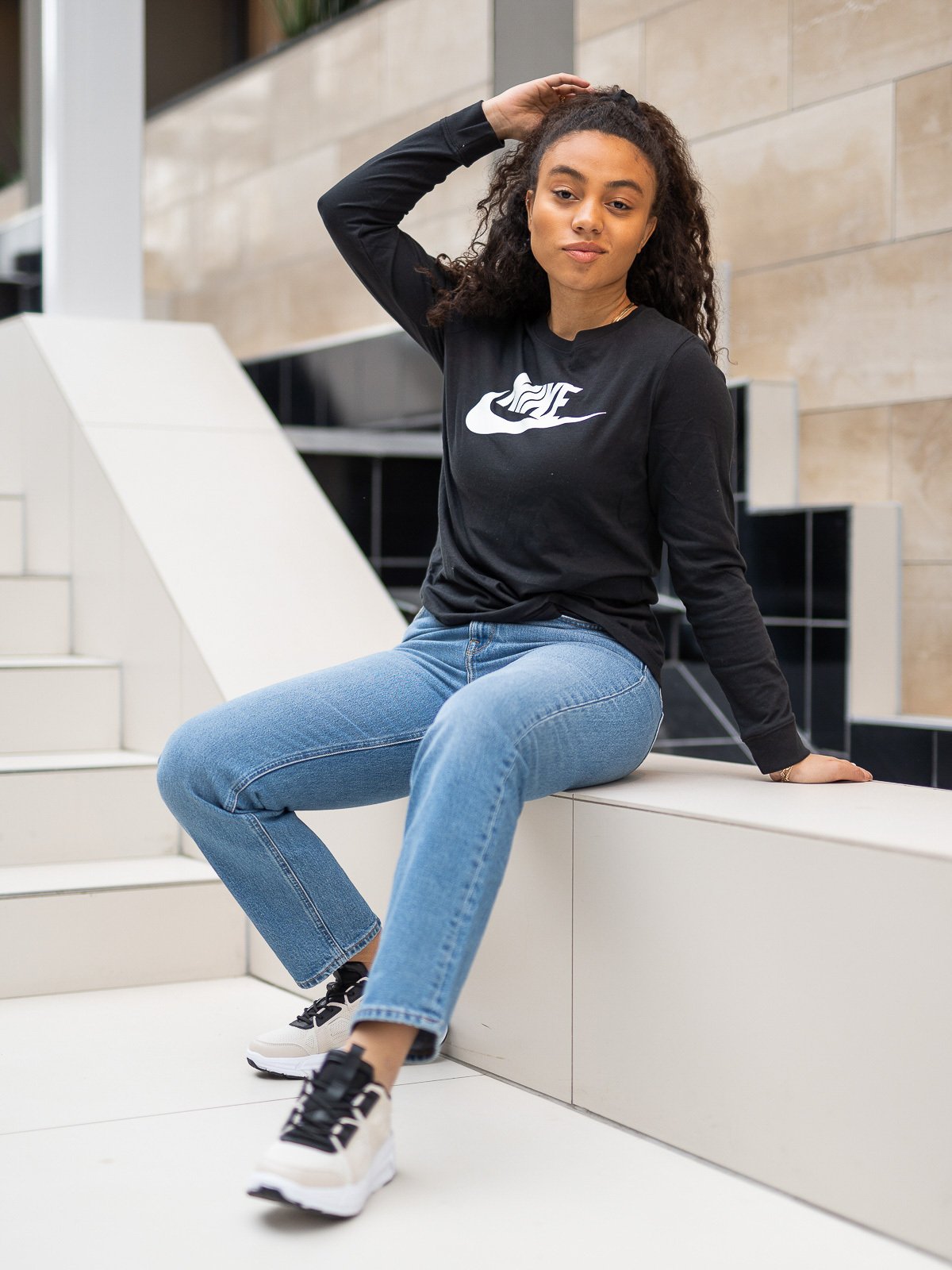 Nike Essential Long Sleeve Tee Black