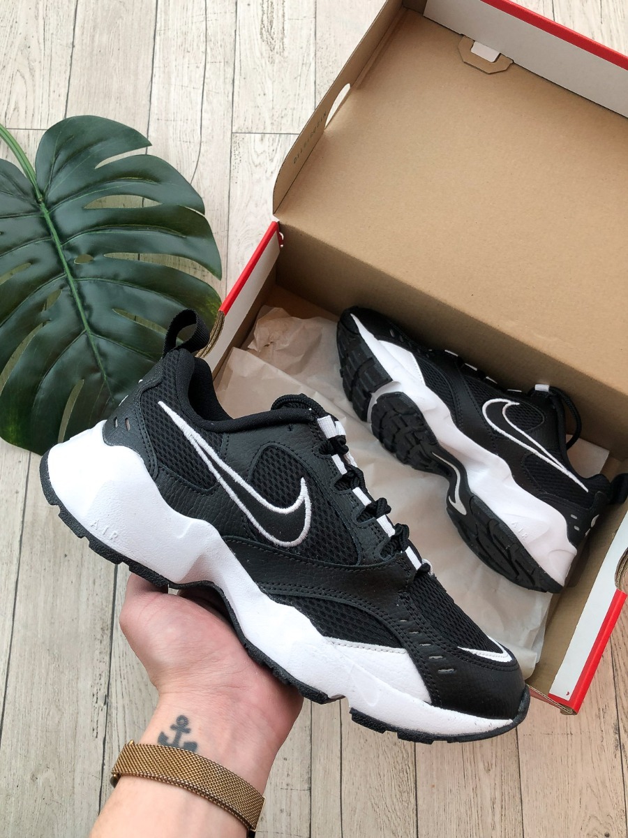 Nike Air Heights Black