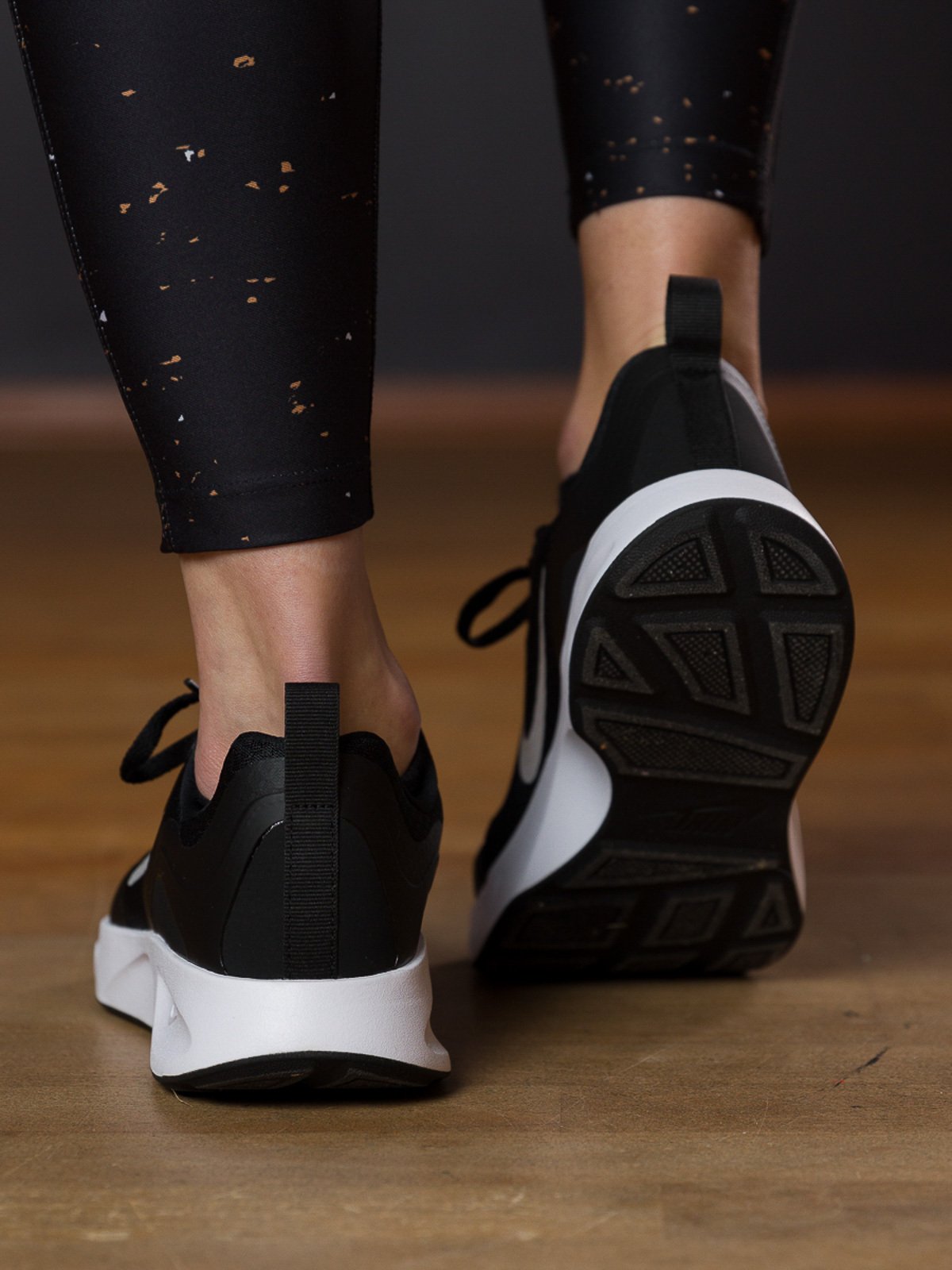 Nike Wearallday Black/White