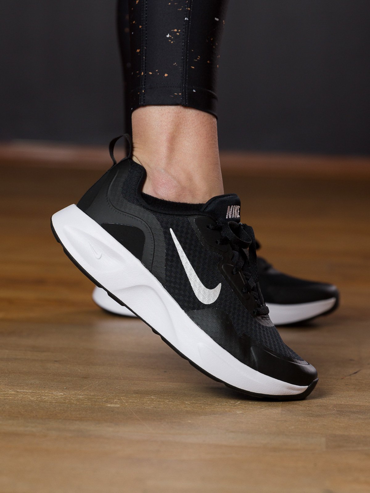 Nike Wearallday Black/White